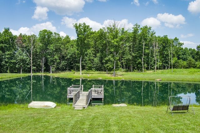 view of yard featuring a water view