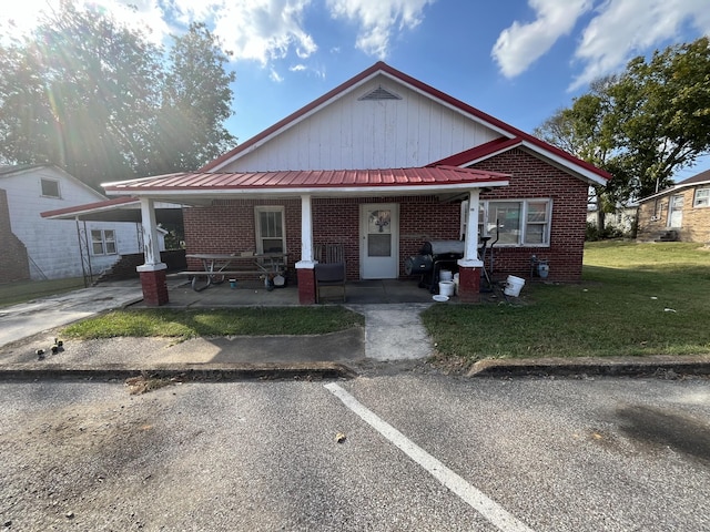 40 S Pleasant St, Decaturville, TN 38329 - photo 1