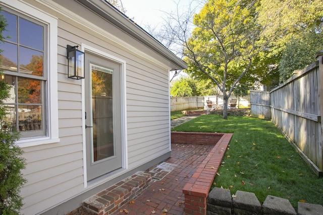 view of yard with a patio area