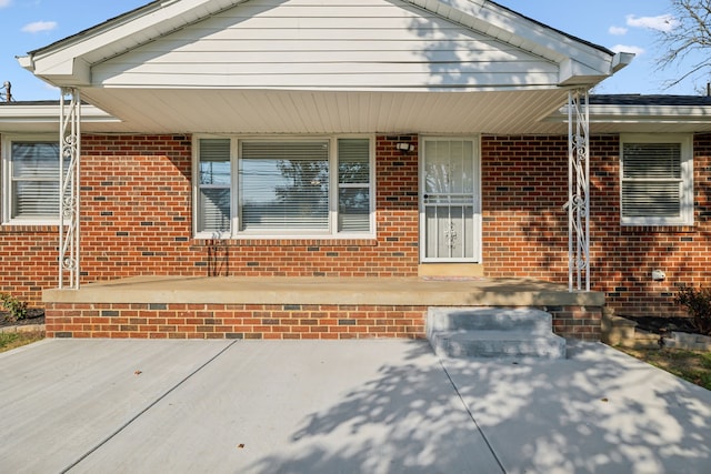 view of front of property featuring a porch