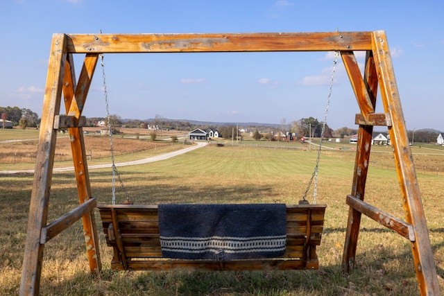 view of yard featuring a rural view