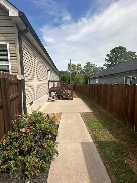 view of yard with a patio area