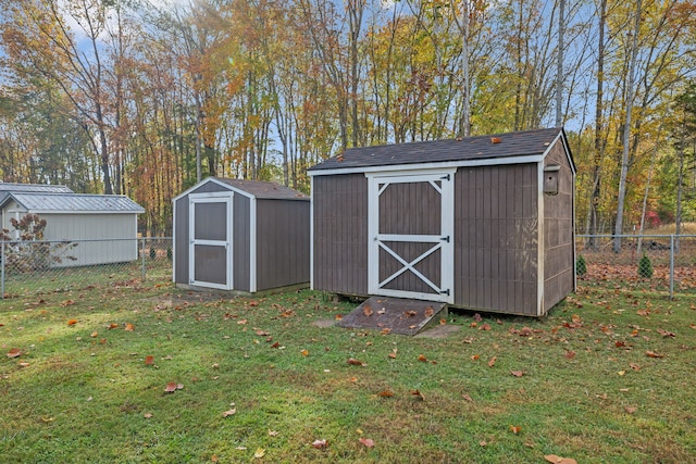 view of outdoor structure featuring a yard