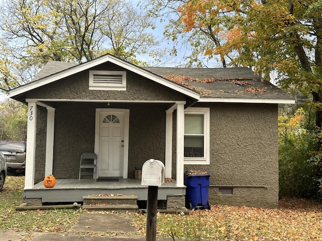 view of front facade with covered porch