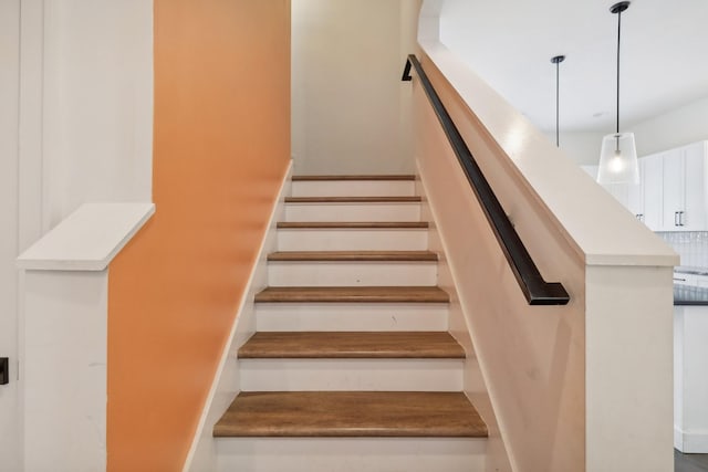 904 N Maple St, Murfreesboro, TN 37130 - view of stairs