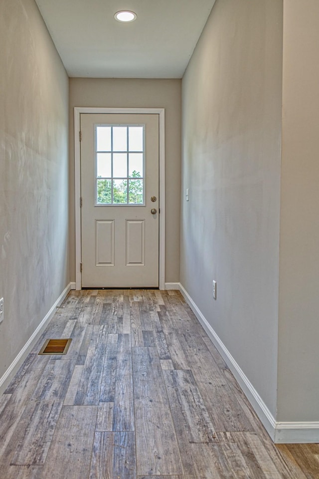 10309 Goff Ridge Rd, Baxter, TN 38544 - entryway with wood finished floors, baseboards, and recessed lighting