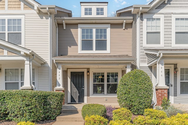 view of front of home featuring covered porch