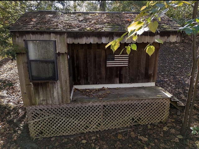 view of outbuilding