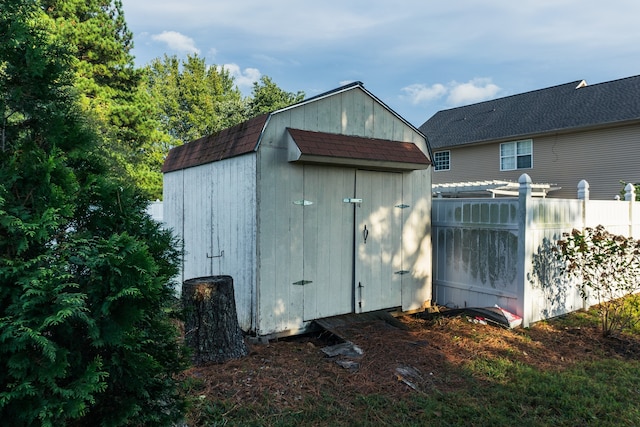 view of outbuilding