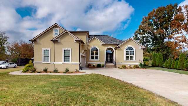 view of front facade with a front lawn