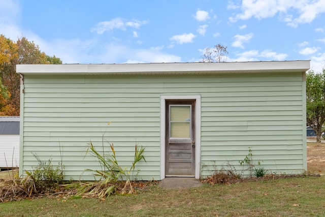 view of outbuilding