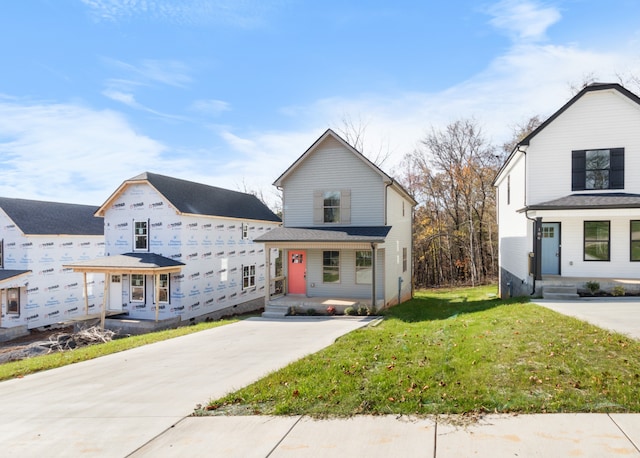 view of front of property featuring a front yard