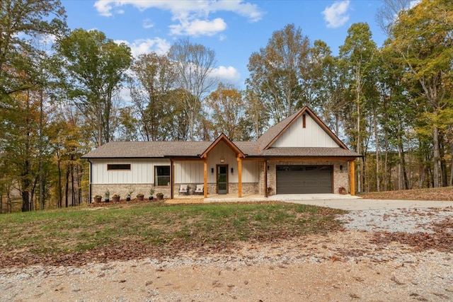 single story home featuring a garage