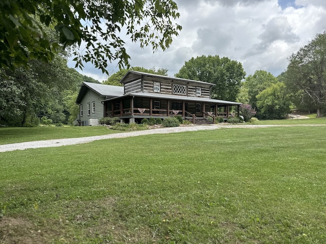 view of front facade with a front yard