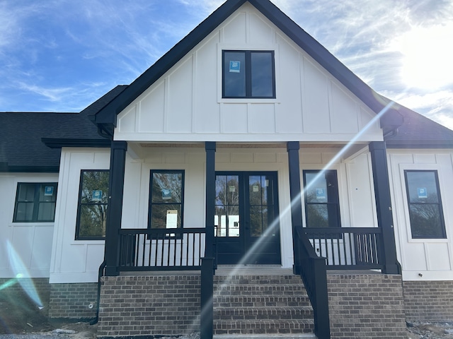 view of front of home featuring a porch