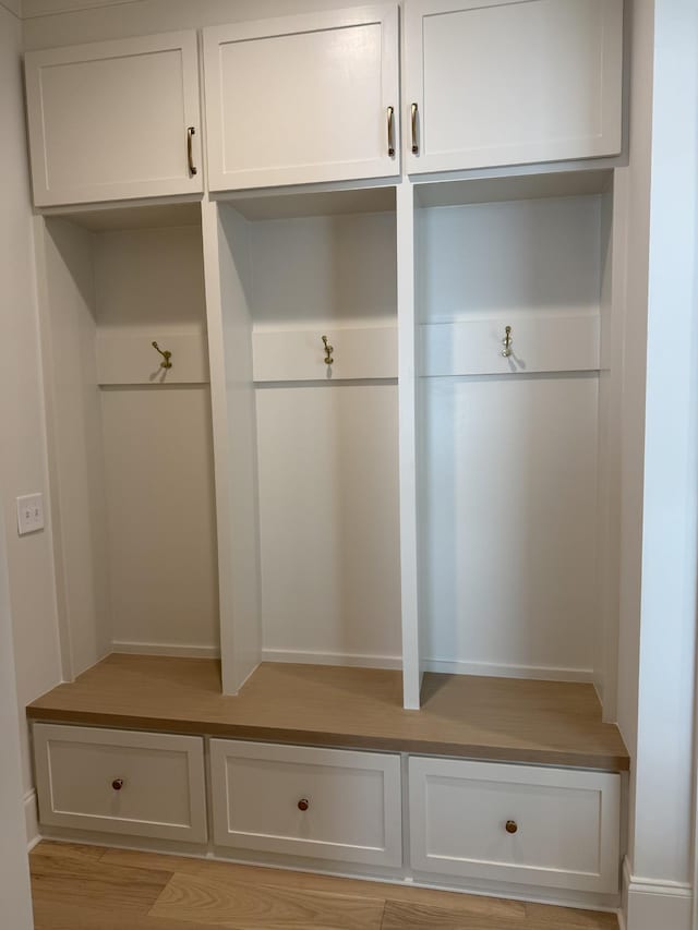 8006 Southvale Blvd, Franklin, TN 37064 - view of mudroom