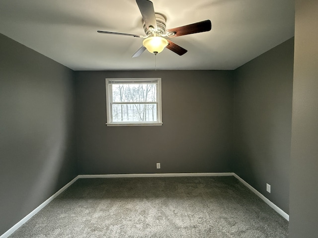 unfurnished room with carpet and ceiling fan