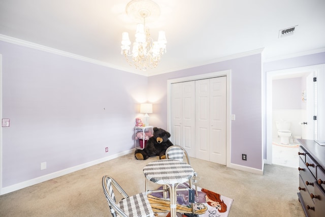 sitting room with light carpet, crown molding, and an inviting chandelier