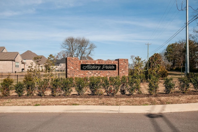 view of community / neighborhood sign