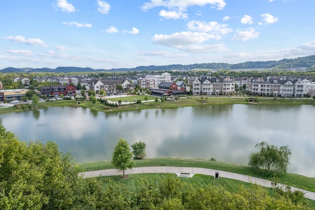 water view with a mountain view