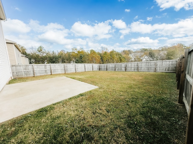 view of yard with a patio