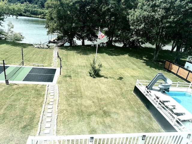 view of yard featuring a water view