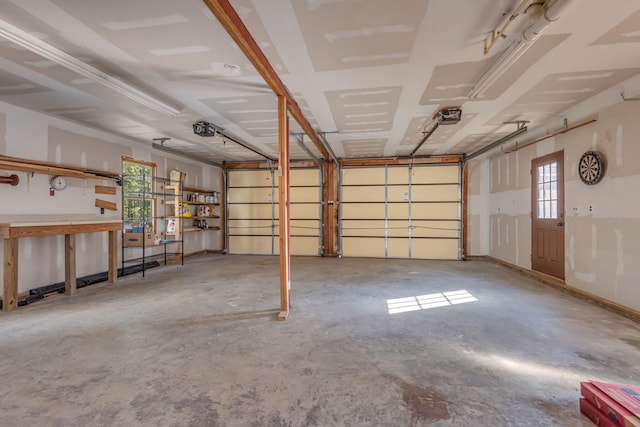 187 Th Hooper Ln, Mc Ewen, TN 37101 - garage with a garage door opener