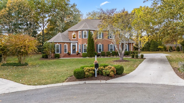 view of front of property with a front yard