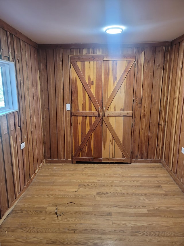 180 Mount View Estates Ln, Holladay, TN 38341 - detailed view of wood walls and wood finished floors
