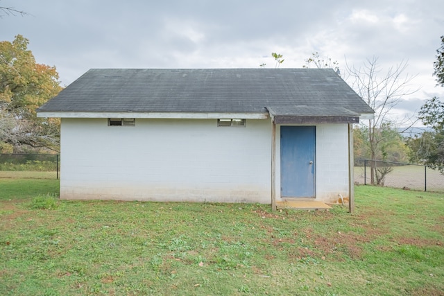 exterior space featuring a yard