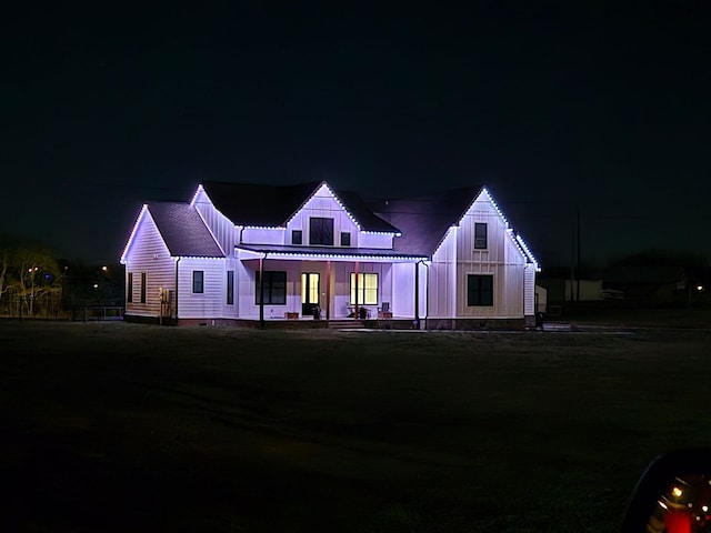 view of front of property with covered porch