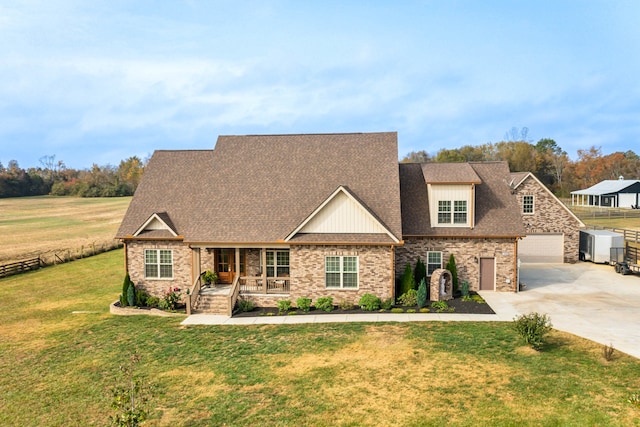 view of front facade with a front lawn