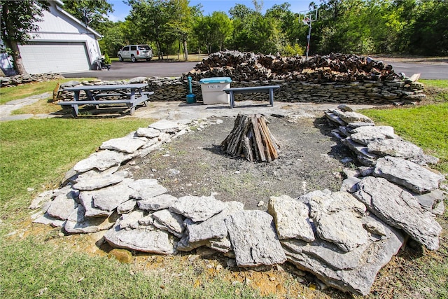 view of yard with a garage