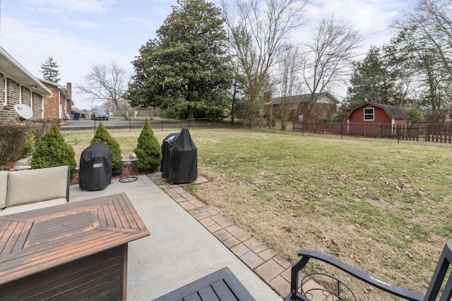 view of yard featuring a patio area