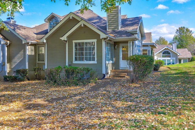 view of front of property