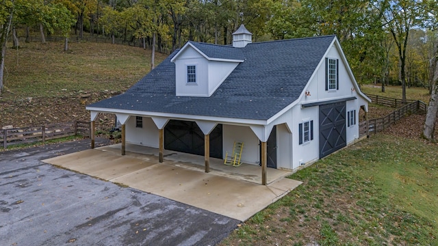 exterior space featuring a lawn