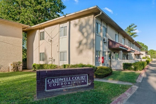 550 Harding Pl Unit A103, Nashville, TN 37211 - community / neighborhood sign with a lawn