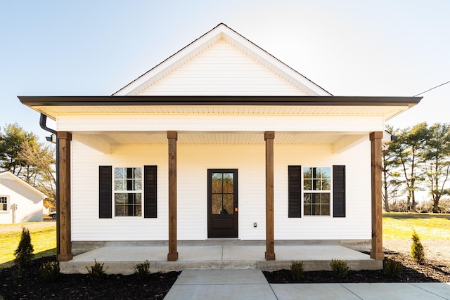 view of front of home with covered porch