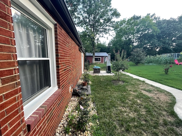 view of yard featuring a patio