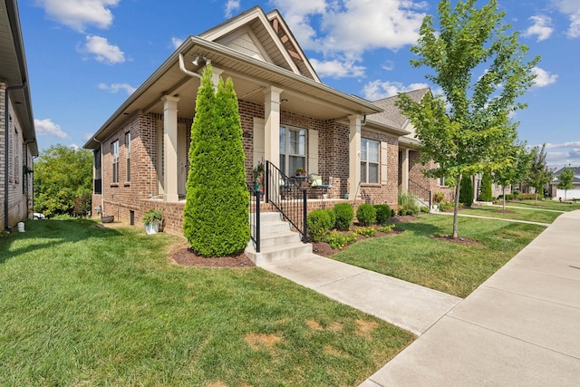 view of front facade featuring a front yard