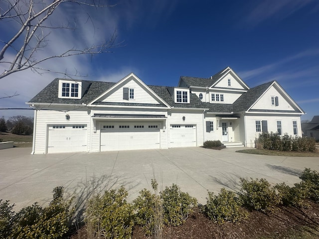 view of front facade featuring a garage and driveway