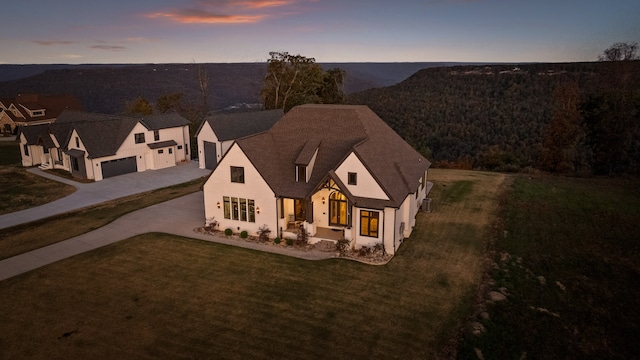 view of aerial view at dusk