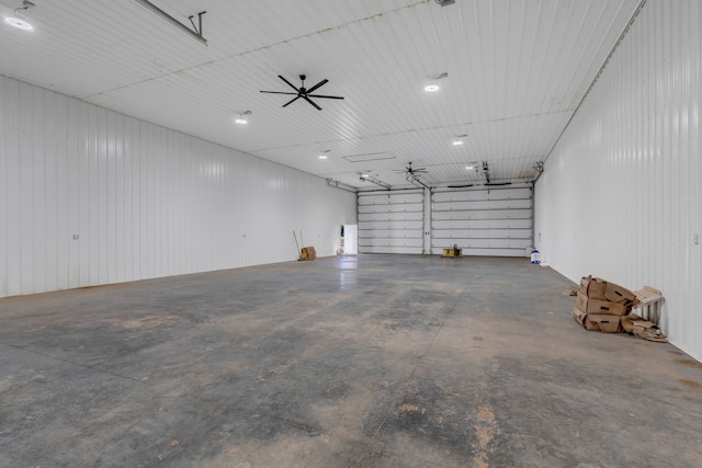 garage featuring ceiling fan