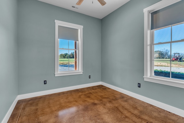 empty room featuring ceiling fan