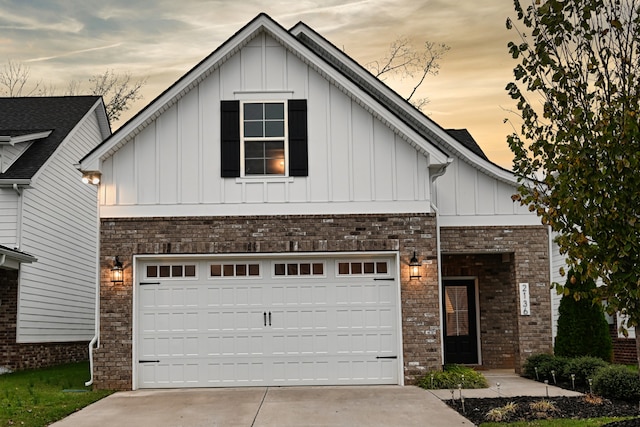 view of front facade with a garage