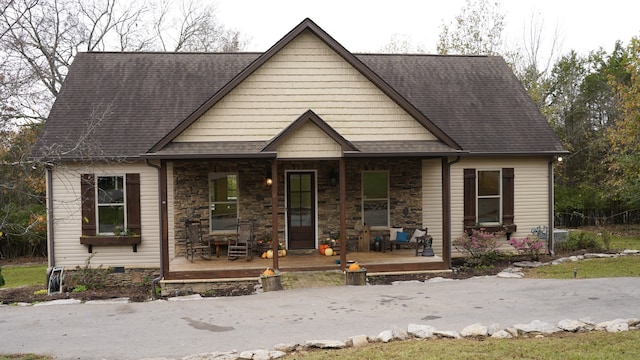 view of front facade featuring covered porch