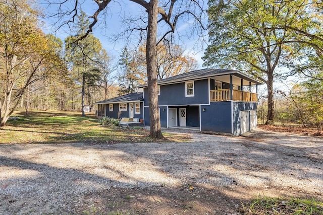 view of front of property