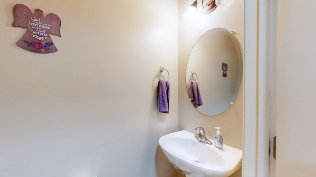 bathroom with sink