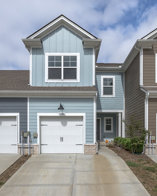 view of front of house featuring a garage