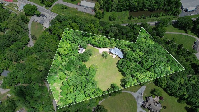 884 Pinnacle Hill Rd, Kingston Springs, TN 37082 - aerial view of property and surrounding area with property boundaries highlighted